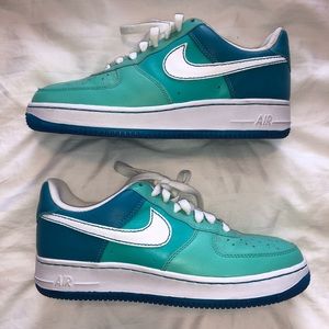 Air Force 1’s SZ 9.5 Women Ombré